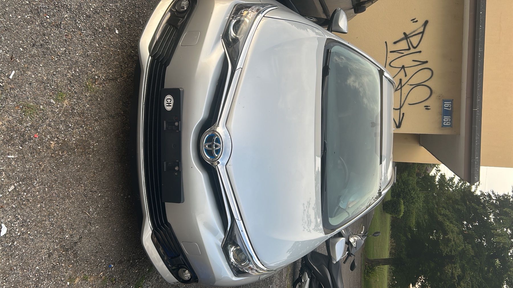 Toyota Autos: Auto mit Unfallschaden silber metallic – D'occasion à Zürich par abd_5cm2 1