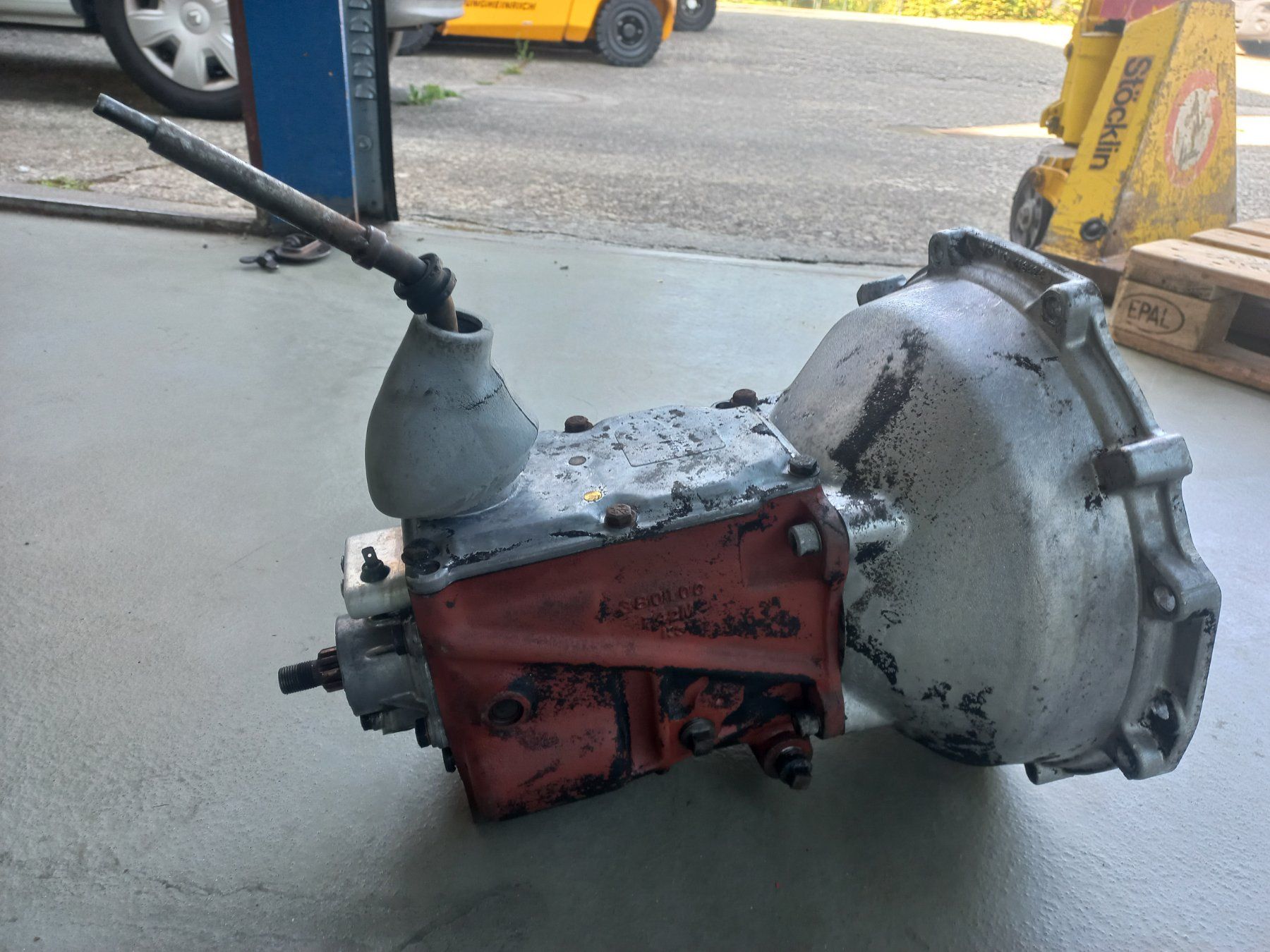 Volvo Tutti pezzi di ricambio auto: Oldtimer - Getriebe Schaltgetriebe VOLVO B18 / P1800 Amazon – Usato da Dulliken venduto da Dullikenlerchclassic 1