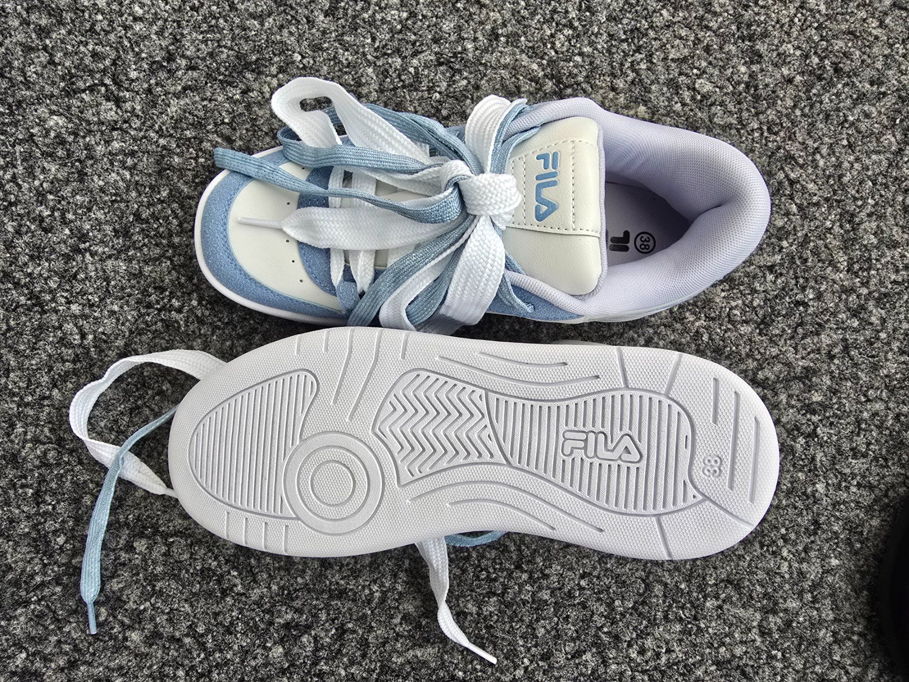 Fila Scarpe da donna: Fila Schuhe Grösse 38 hellblau/weiss gebraucht – Usato da Niederhünigen venduto da 12181 3