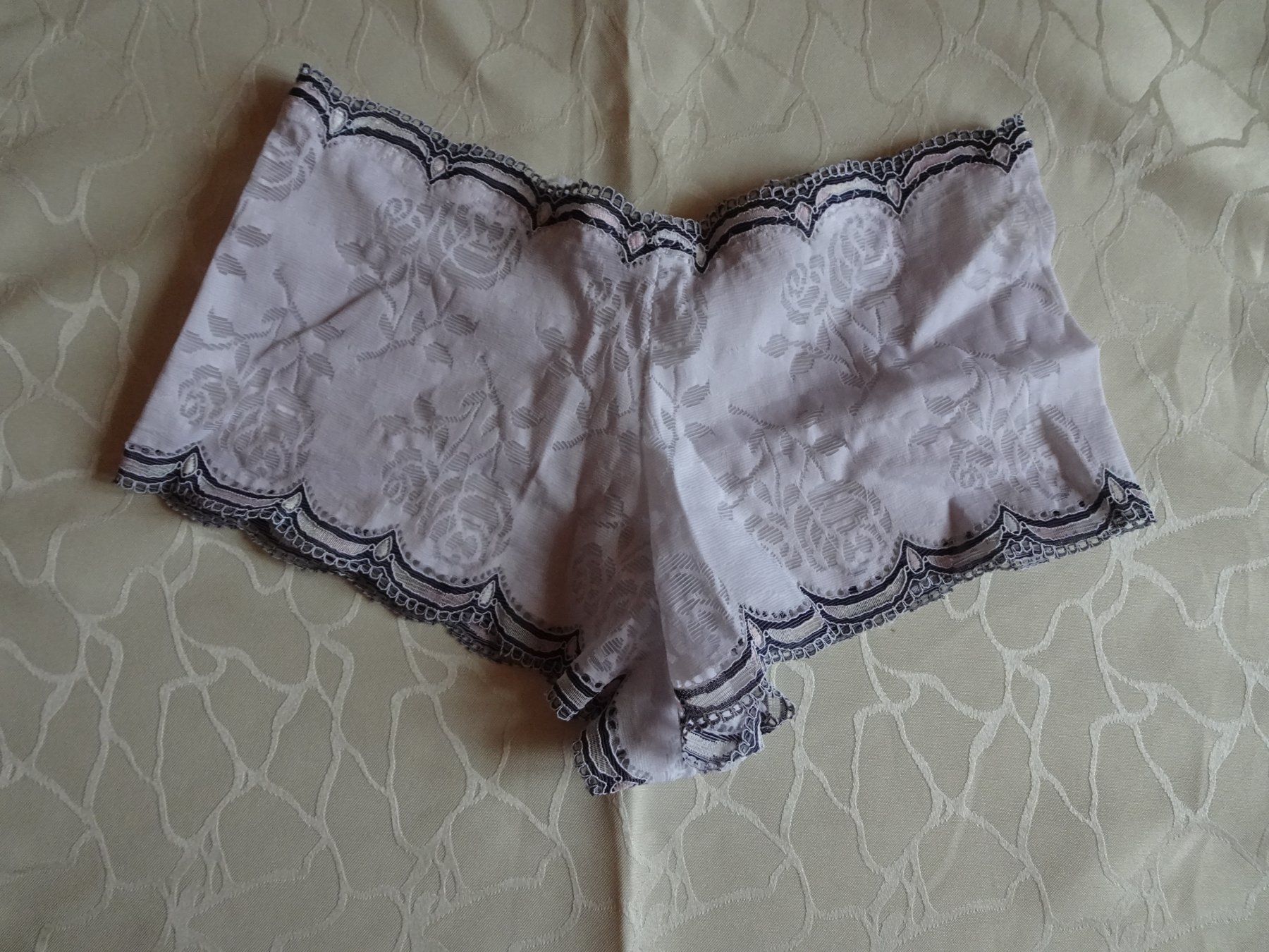 Sonstige Unterwäsche: Hell Lila Panty Gr. XS - 260104 – Gebraucht aus Küssnacht am Rigi von Pidu5 1