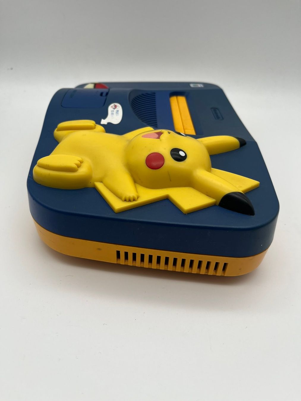 Nintendo Konsolen: Nintendo 64 Pikachu Special Edition + Controller N64 Pokemon – Gebraucht aus St. Gallen von  4