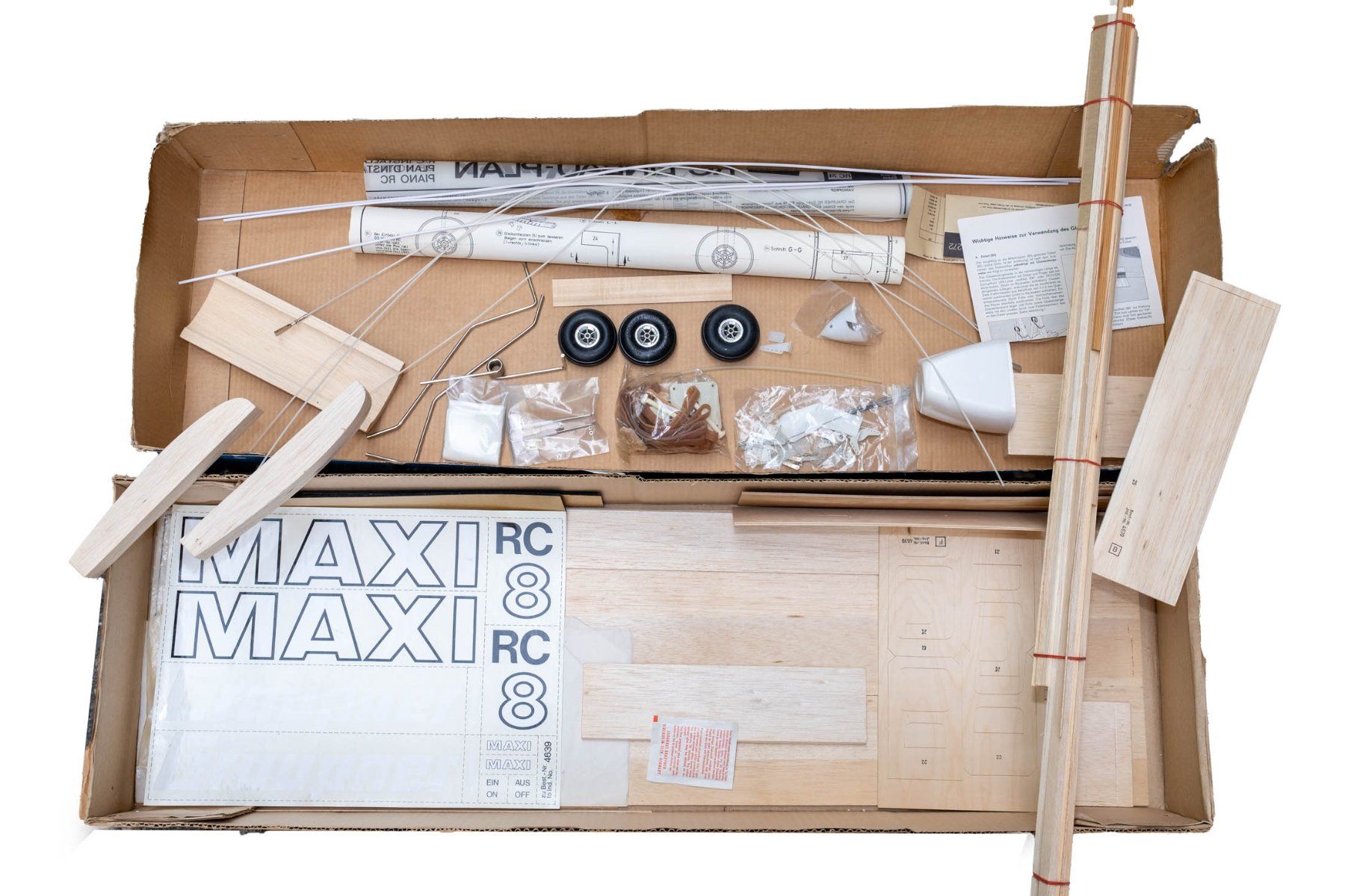 Graupner RC Kits de montage: Graupner MAXI - Avion RC vintage, boîte de construction – D'occasion à Lausanne par Athanor 2