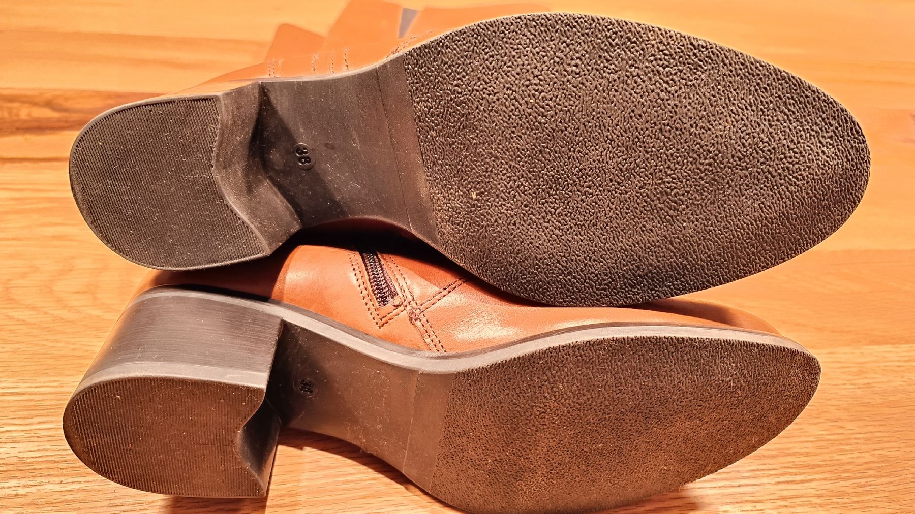 Damenschuhe: Leder Stiefel 38 braun – Gebraucht aus Villmergen von  3