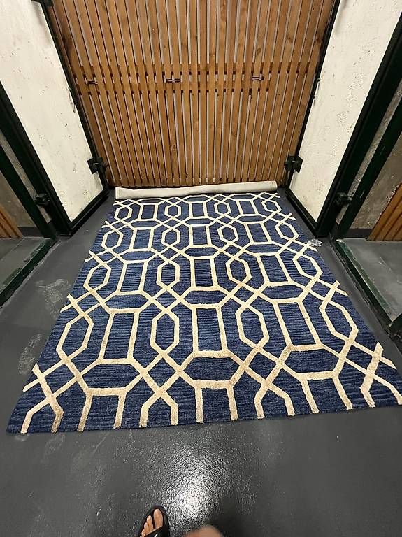 Tappeti: Tapis bleu et dorée à reliefs  – Usato da Genève venduto da you_9pbh 1