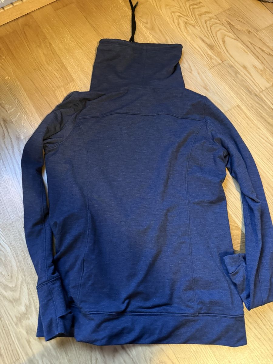 Under Armour Pullover & Sweatshirts: Pullover Under Armour, Gr. M – Gebraucht aus Zürich von Lenath22 3