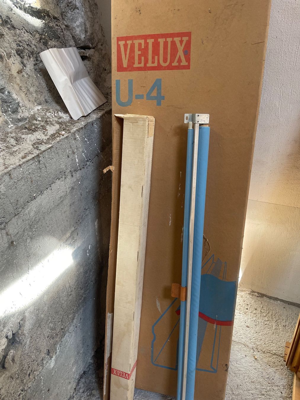 Finestre: ungebrauchtes Velux U-4 Dachfenster – Nuovo (secondo la descrizione) da Ftan venduto da Titelseite 4