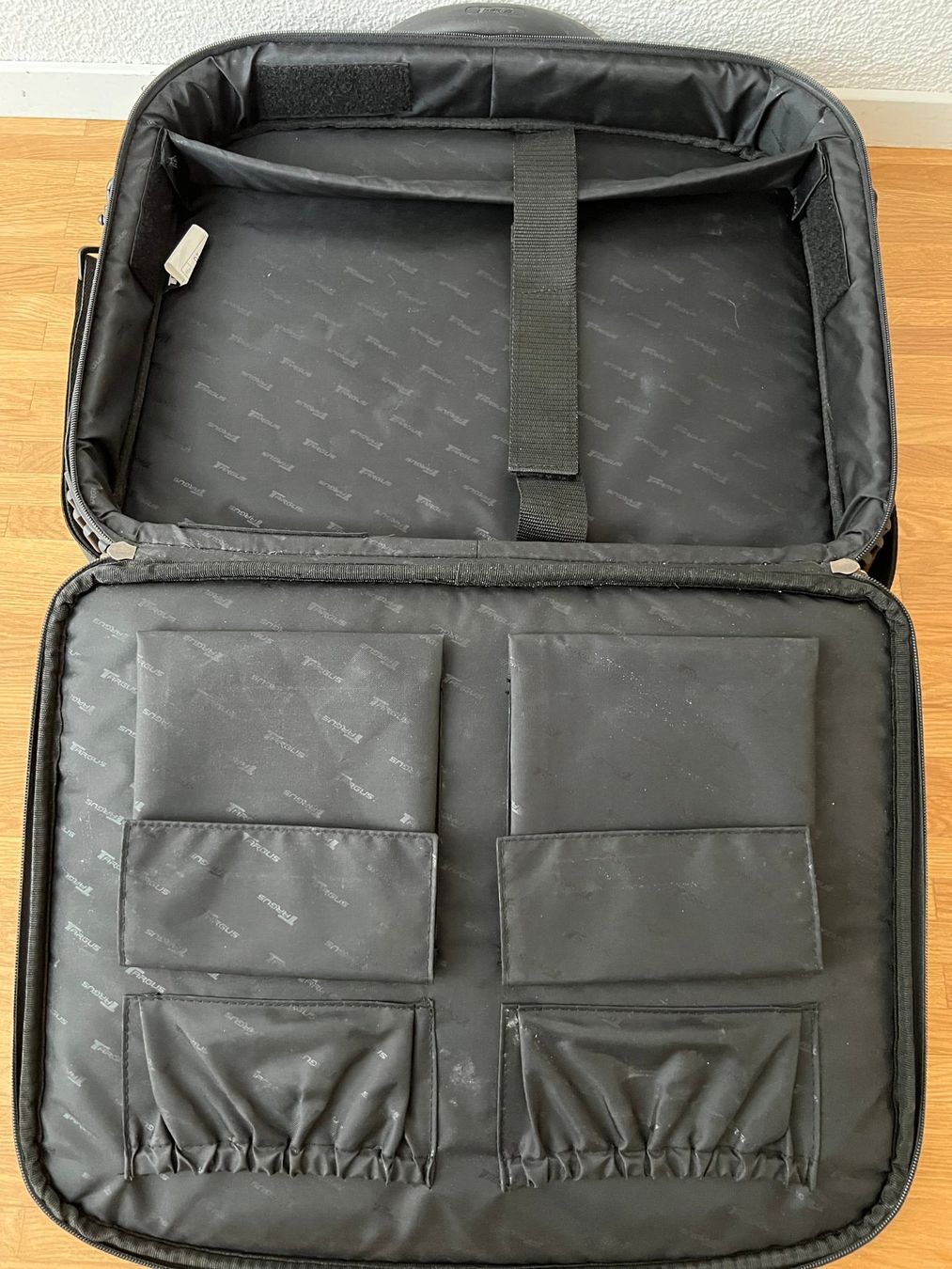 Targus Borse: Laptoptasche TARGUS – Nuovo (secondo la descrizione) da Adliswil venduto da Tsukisama 2