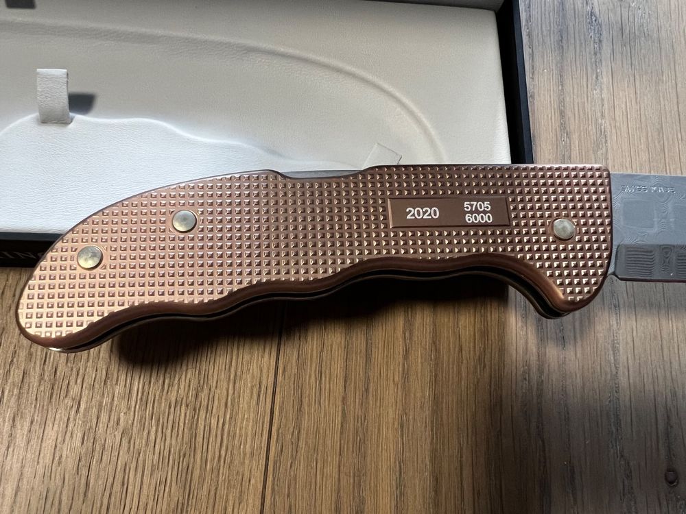 Victorinox hunter cheap pro alox damast