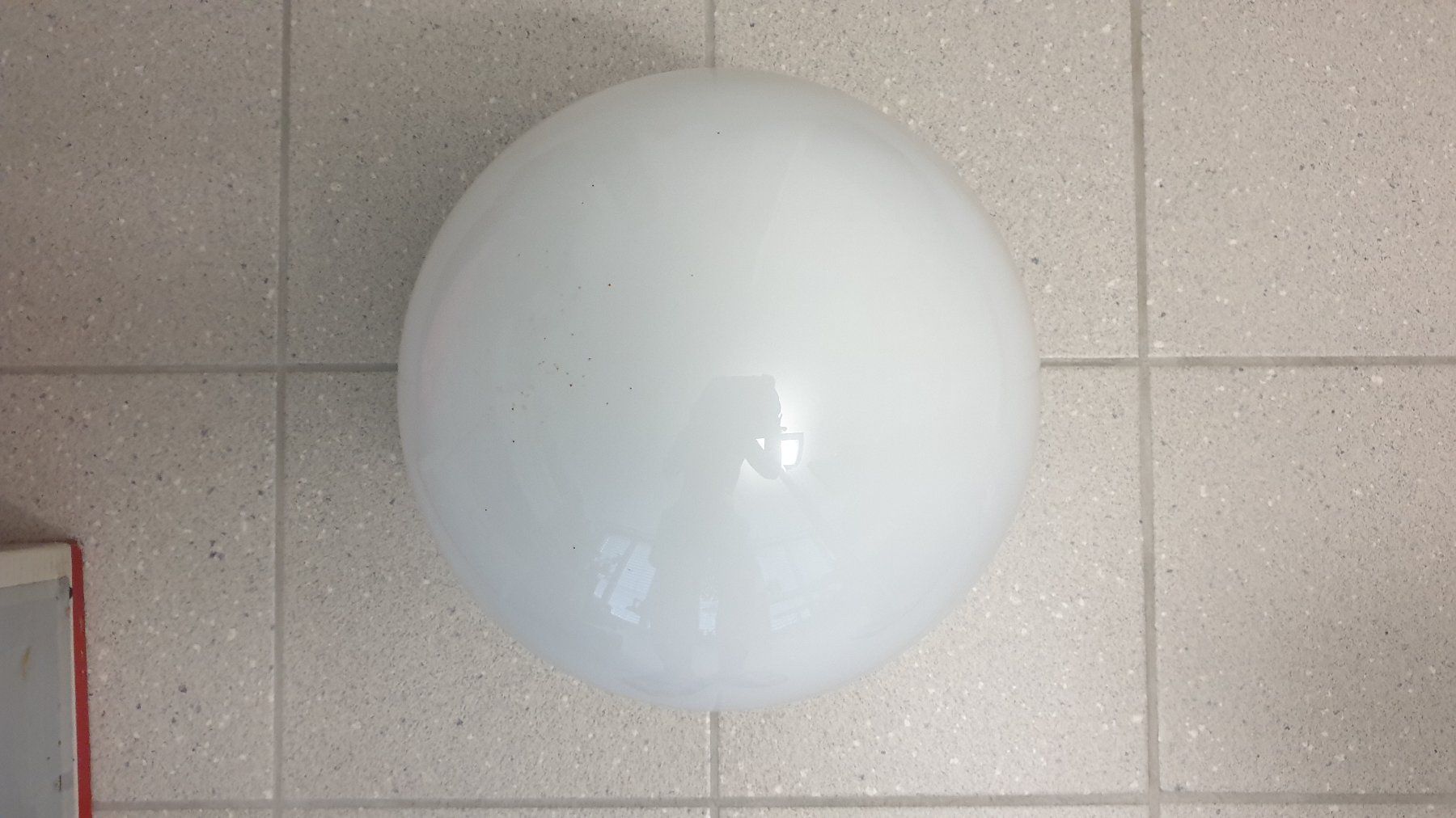 Lampade: Weisse runde Tischlampe/Kugellampe – Usato da Stäfa venduto da Supertramp73 1