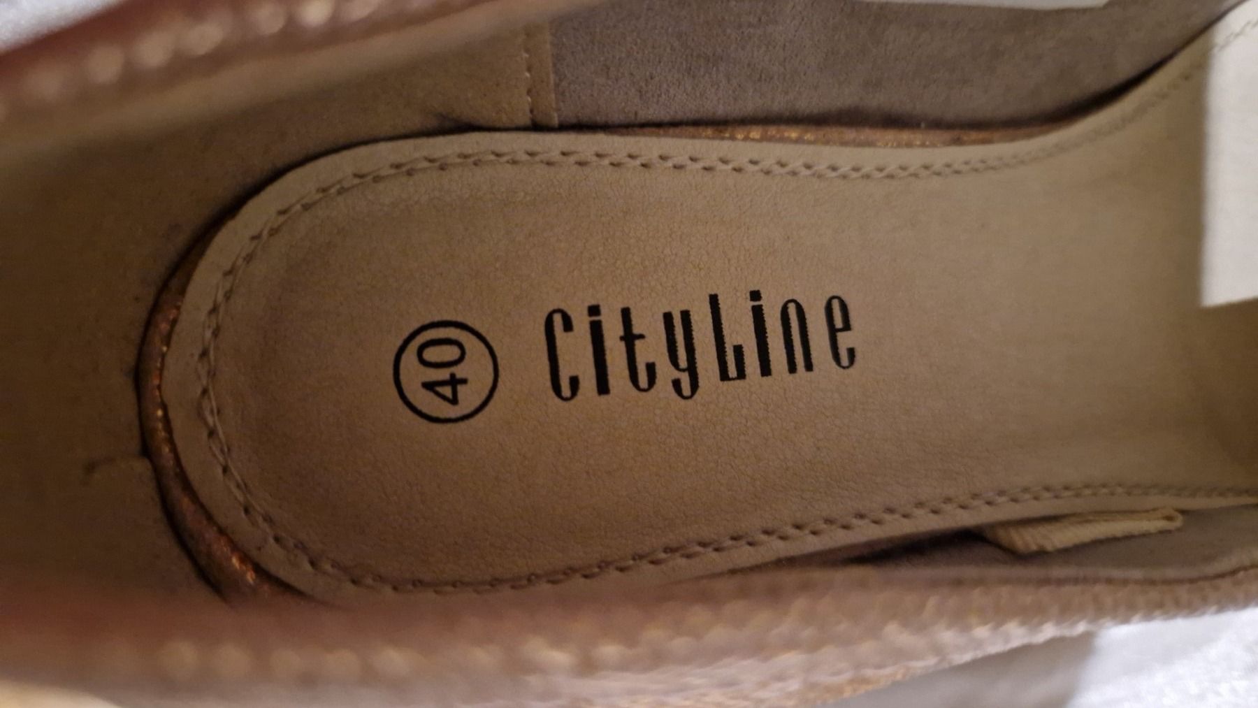 Damenschuhe: Sehr schöne Pumps, Gr. 40,Neu – Neu (gemäss Beschreibung) aus Widnau von Smanitu 6