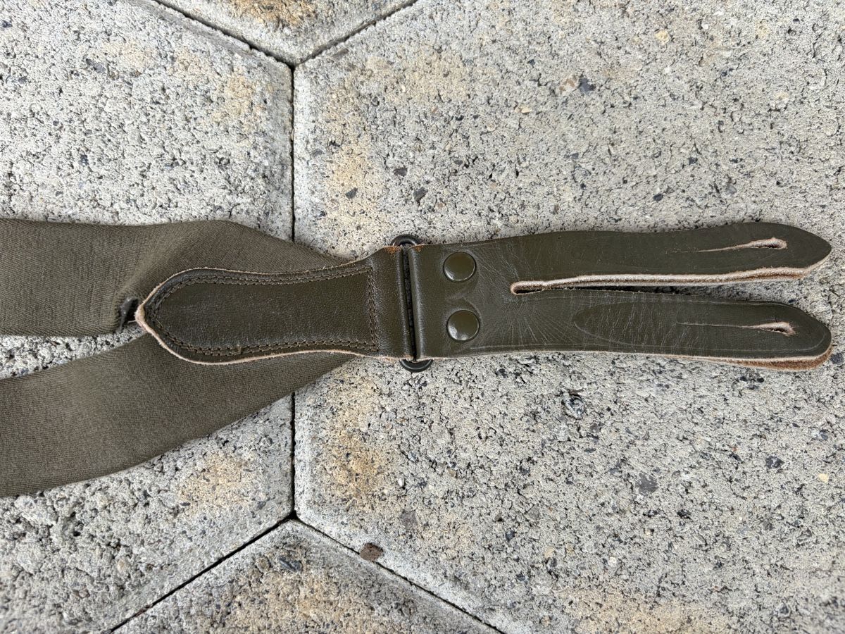 Uniformi: DDR/ NVA Hosenträger – Usato da Balsthal venduto da Sven.sch 1