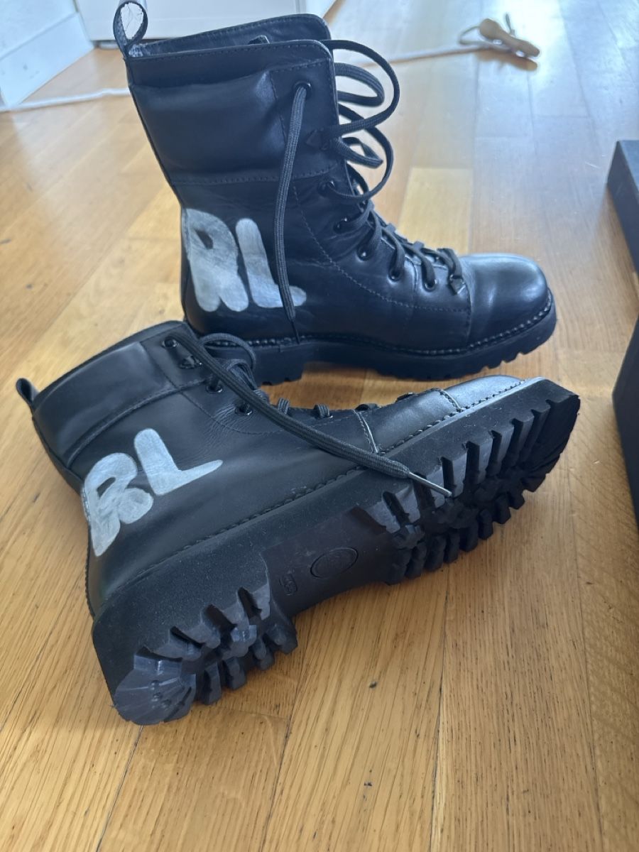 Scarpe da donna: Karl lagerfeld boots  – Nuovo (secondo la descrizione) da Adliswil venduto da zso_8pzj 2