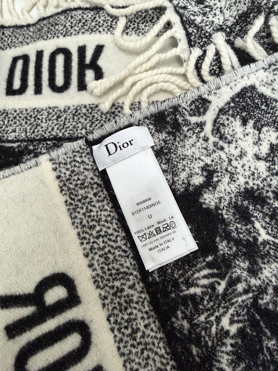 Dior Foulard & Sciarpe: Dior wool Plaid 140 x 140  – Nuovo (secondo la descrizione) da Vacallo venduto da kellyyy 3