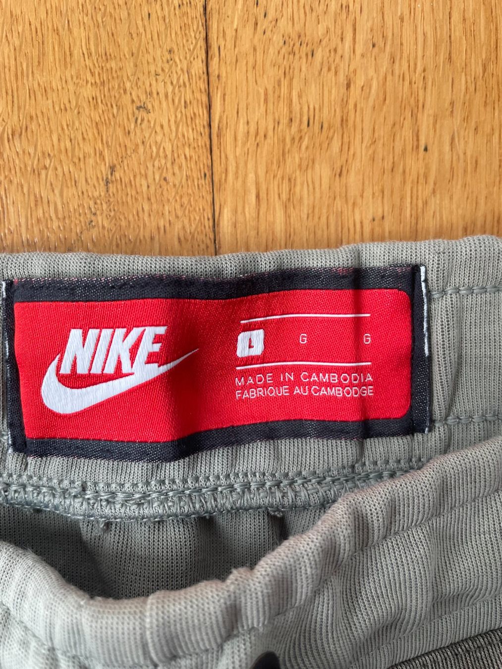 Nike Pantaloni: Nike TechFleece Shorts (L) – Usato da Laufenburg venduto da mar_d5b9 1