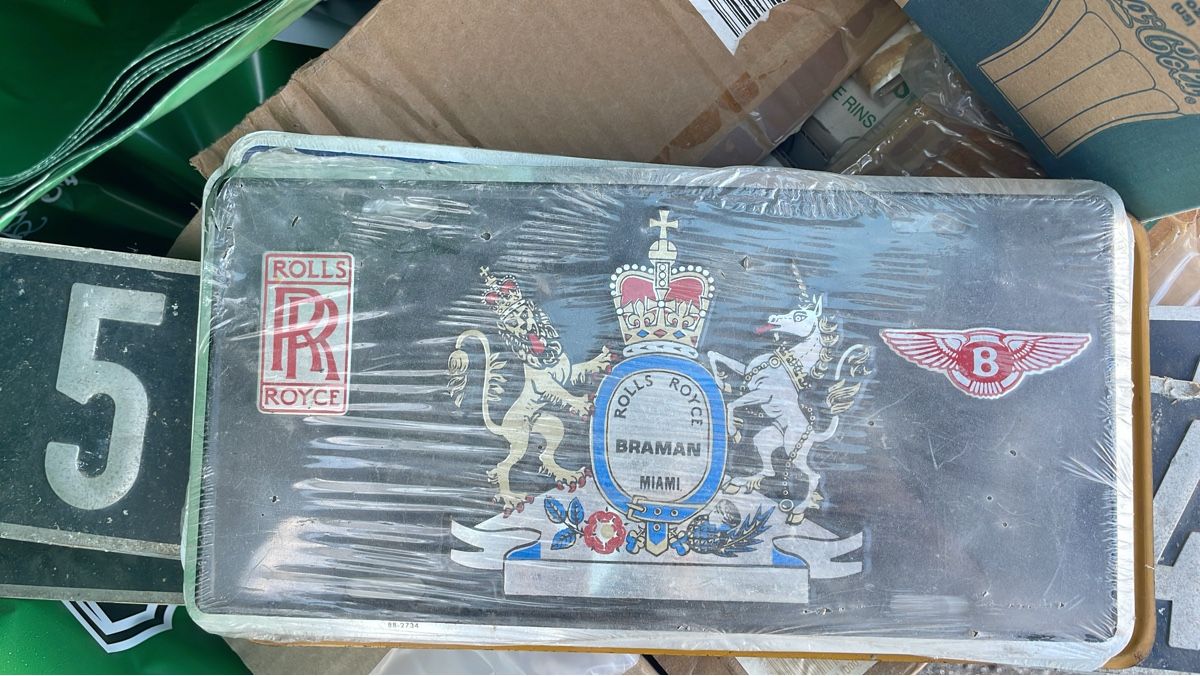 Rolls Royce Ecriteaux: Plaque auto Rolls Royce Braman Miami – Neuf avec emballage d'origine à Meyrin par jul_km5p