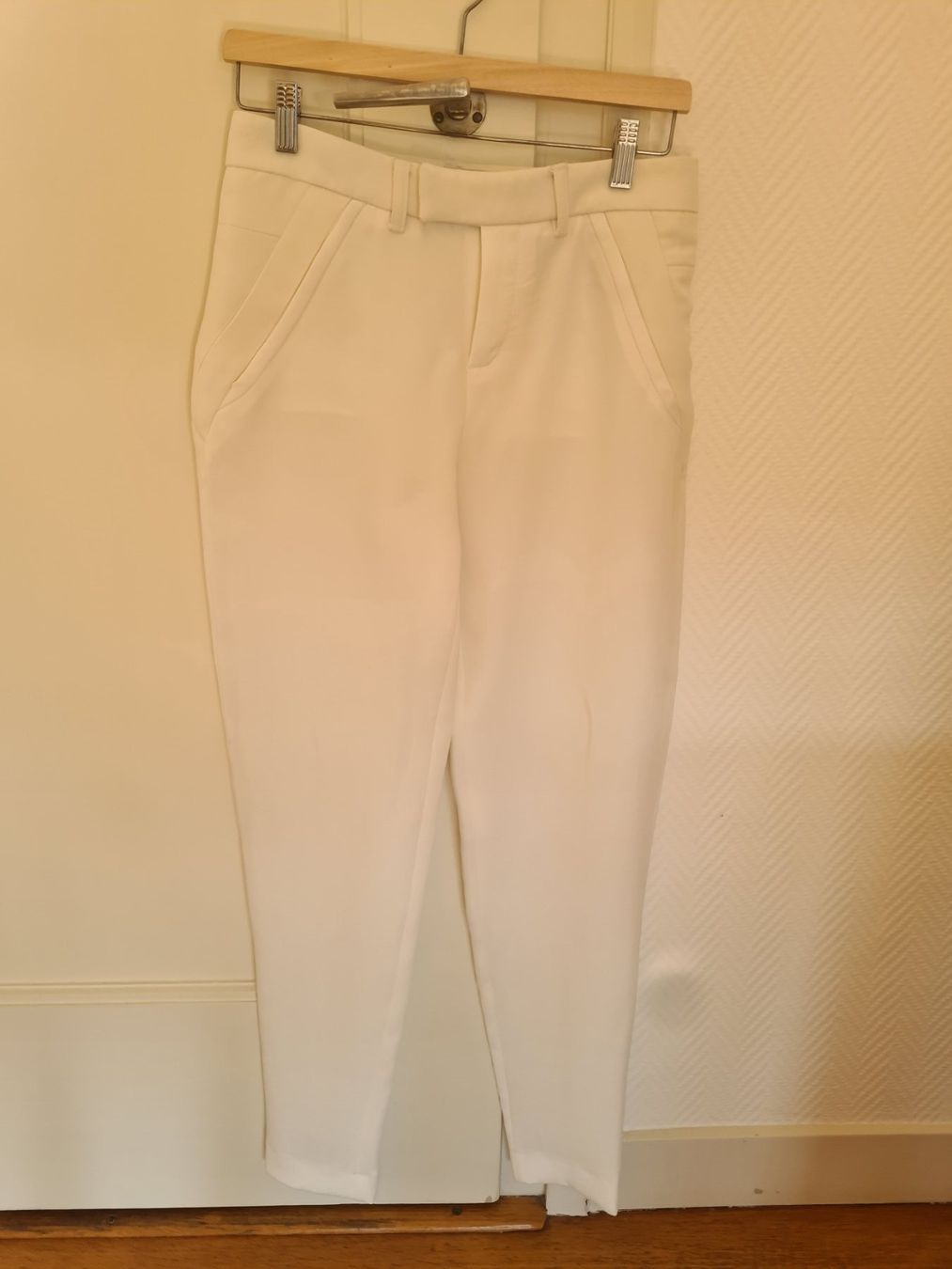 Iro Pantaloni: Pantalon cigarette IRO – Usato da Genève venduto da cece22
