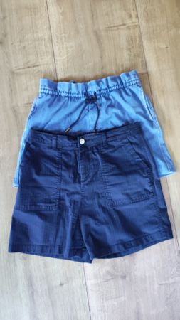 2x kurze Hosen, Sommer-Look: Top Zustand, Grösse M/L