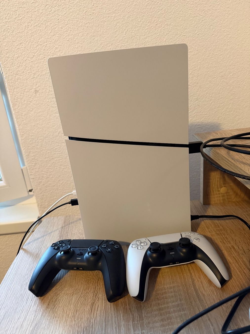 Sony Console: Ps5 Digital Edition mit 2 Controller – Nuovo (secondo la descrizione) da Wohlen AG venduto da kin_yq7d 2