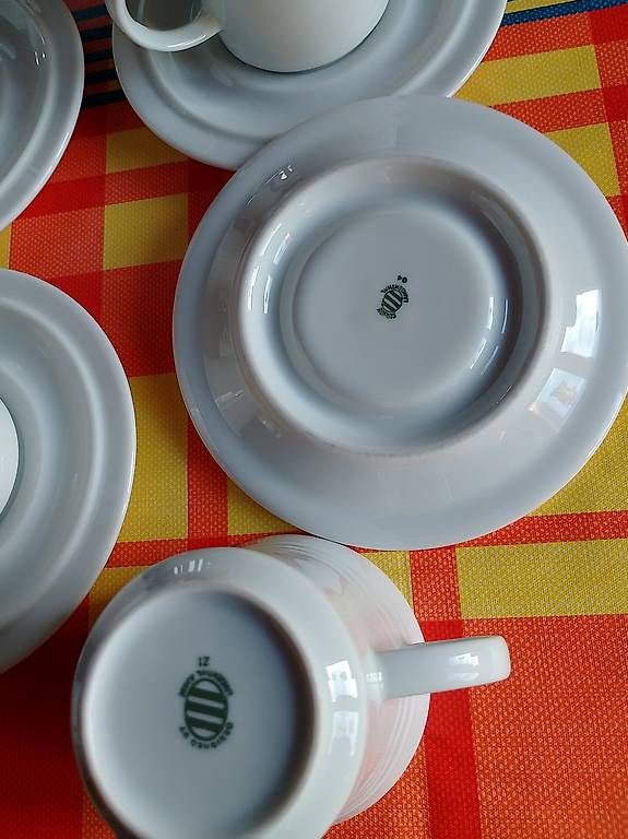 Tazze: Langenthaler Kaffeetassen und Teller  – Usato da Walliswil-Nbipp venduto da australien2007 3