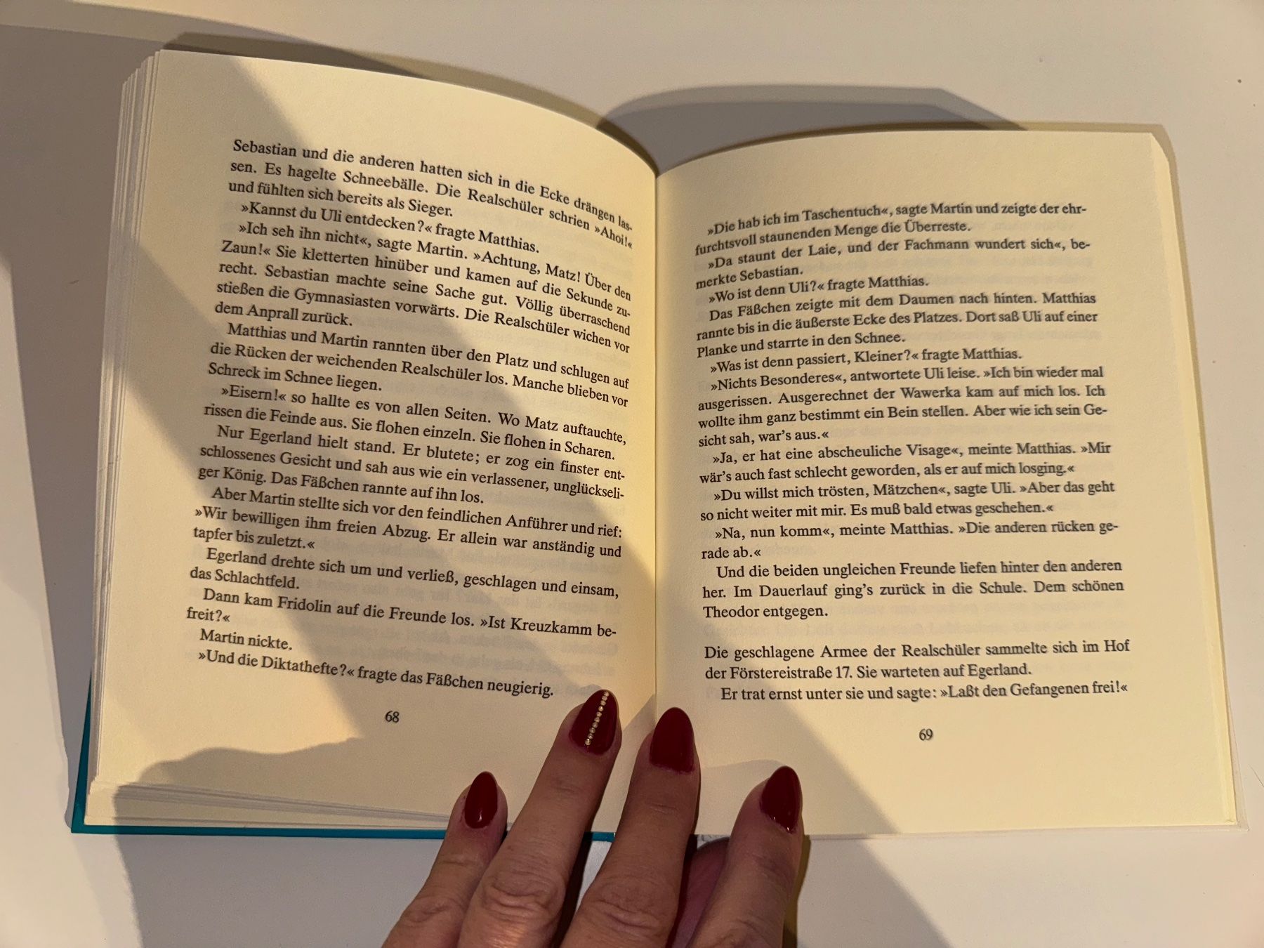 Libri: BUCH: Erich Kästner, Das fliegende Klassenzimmer – Usato da Grosswangen venduto da Kleine.Knoepfe 5