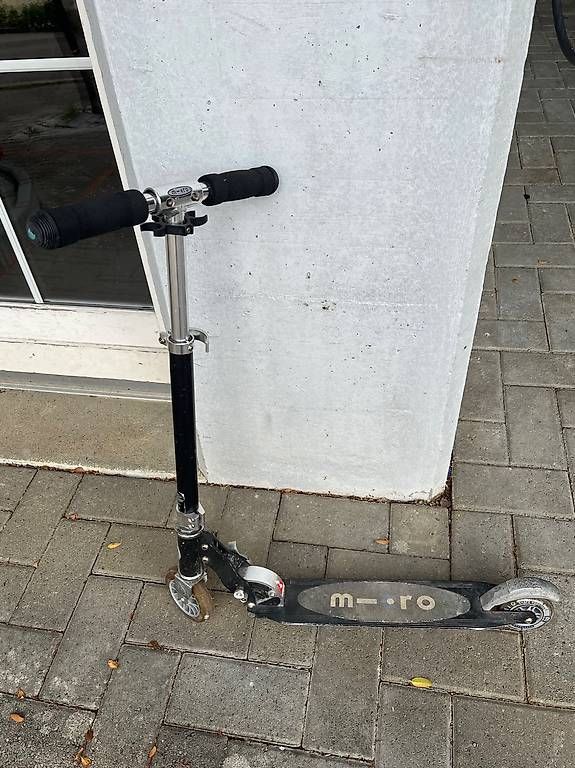 Micro Kickboard: Microscooter schwarz – Usato da Elfingen venduto da Rosendorn 1