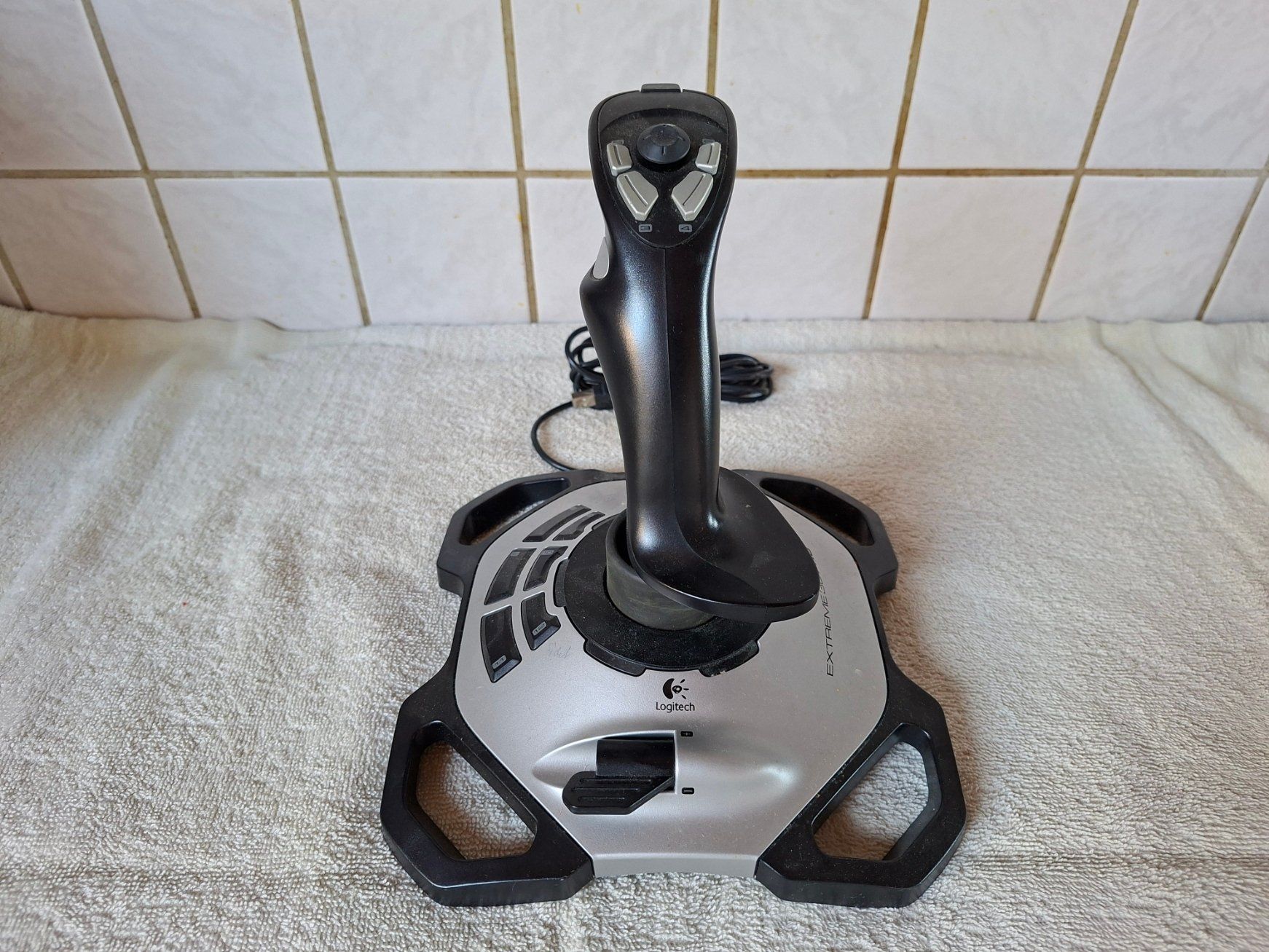 Manettes: Logitech Joystick Extrem 3D Pro – D'occasion à Eschen par Noldi58 1