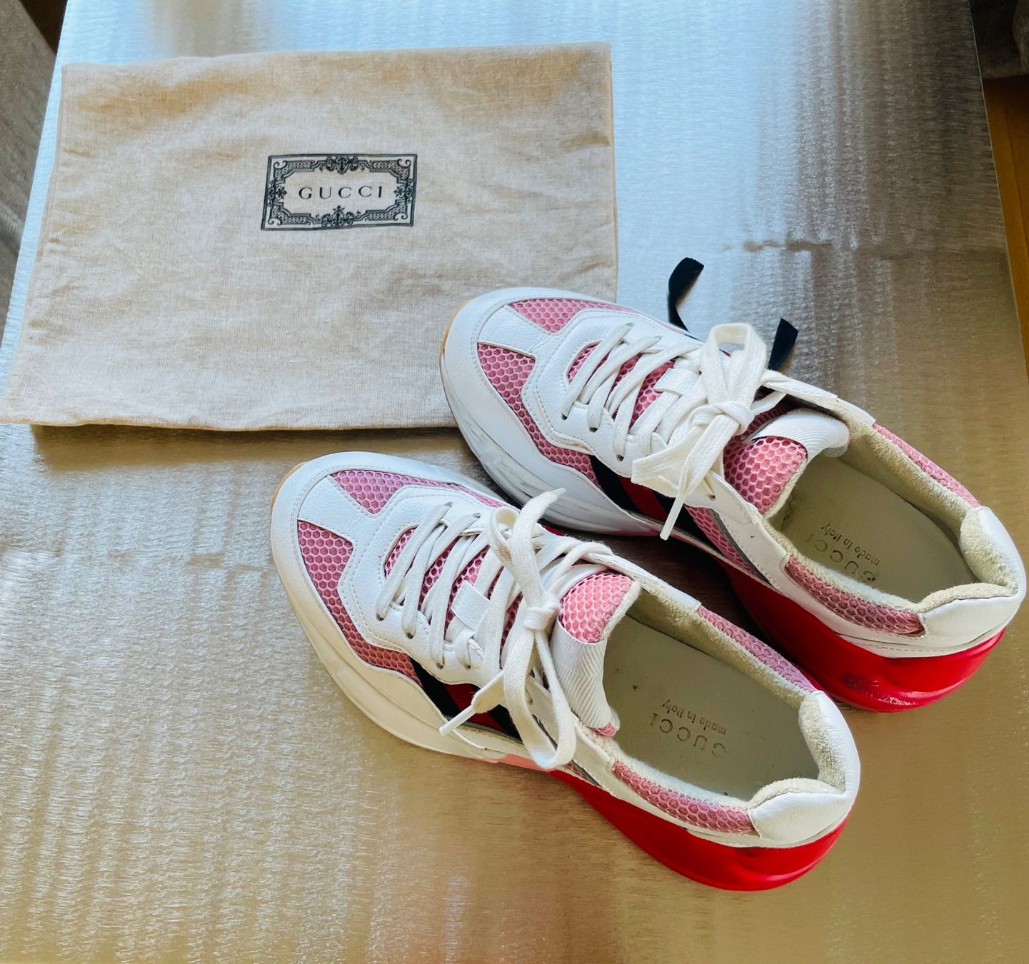 Gucci Chaussures femmes: Gucci Sneaker Damen Gr. 36 – D'occasion à St. Gallen par Bt5 7