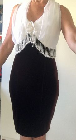 Neues Samt-Cocktailkleid Grösse S