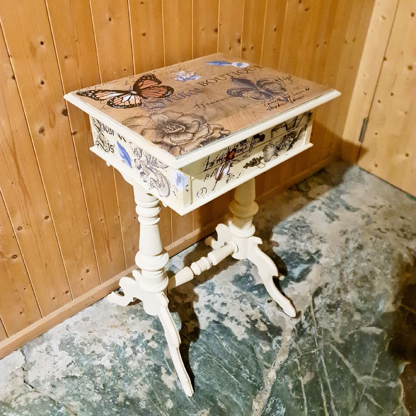 Tavoli: Tischli mit Schubladen – Usato da Tamins venduto da Marserada 7