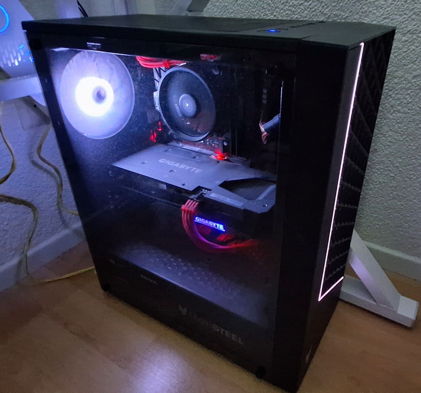 Dell PC: Gaming PC, Monitor, Tastatur, Controller,Mouse – Usato da Goldau venduto da Fasaju