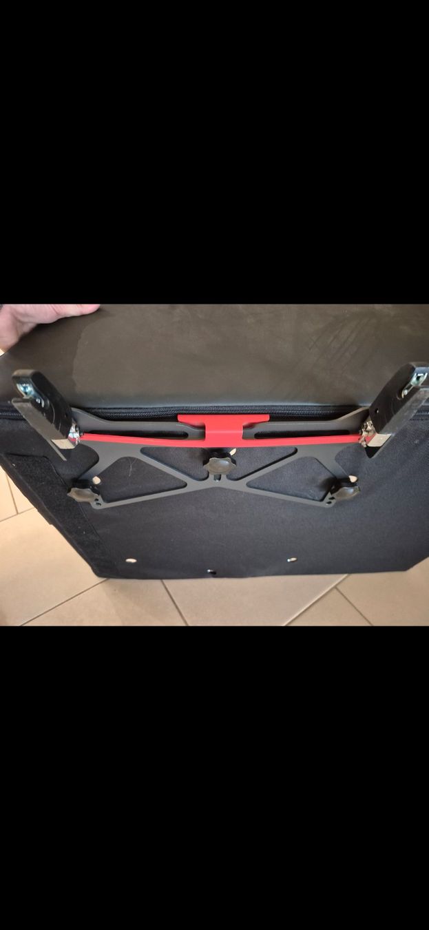 Niches, paniers: Hundebox, hohe Qualität mit Isofix – D'occasion à winterthur par goldfischt 1