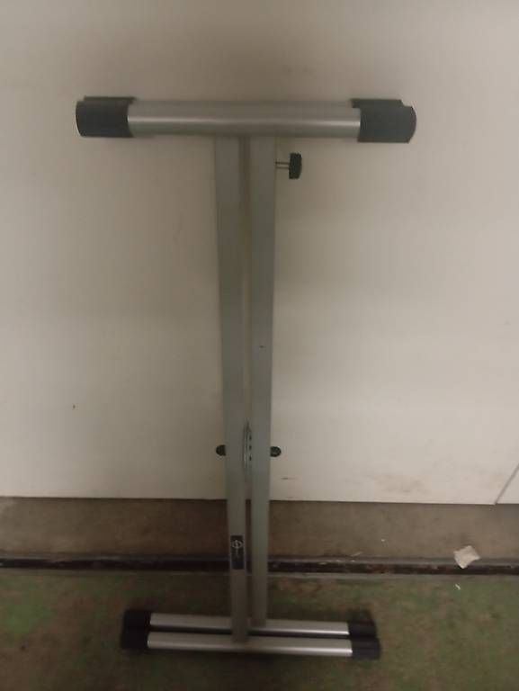 Supports pour instruments & partitions: Keyboard Ständer – D'occasion à Basel par Petergunn 2