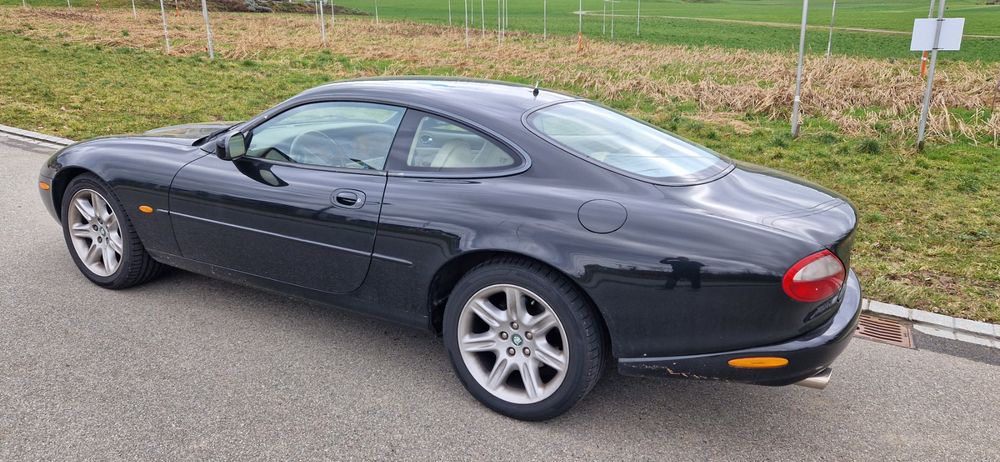 Jaguar XK8 Coupe ,MFK,schwarz,Leder hell,schön