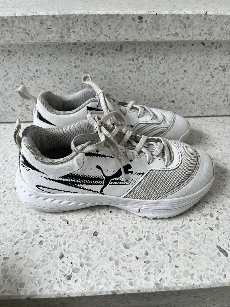 Scarpe per ragazzi: Hallenschuhe Puma Gr. 34.5 – Usato da Luzern venduto da Aldabema