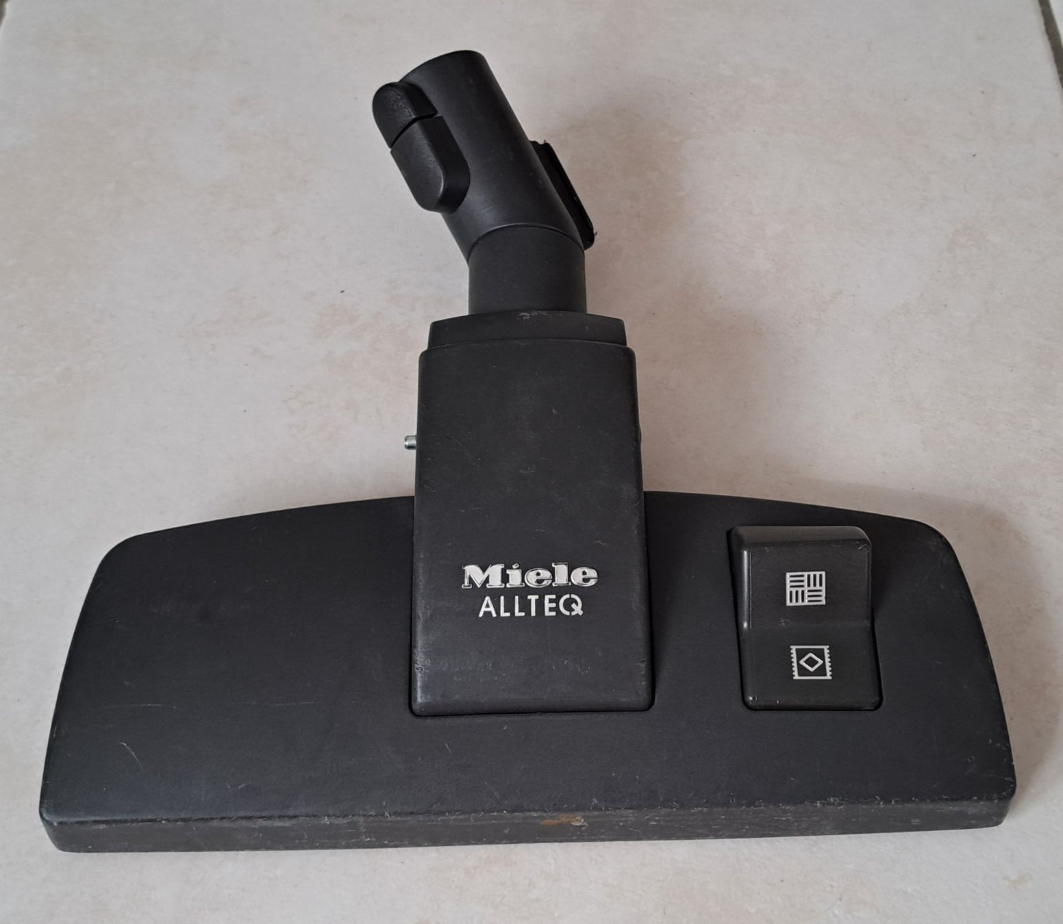 Altro per la casa: ***** Staubsauger Bürstenkopf Miele - Original – Usato da Villaz-St-Pierre venduto da Ubid