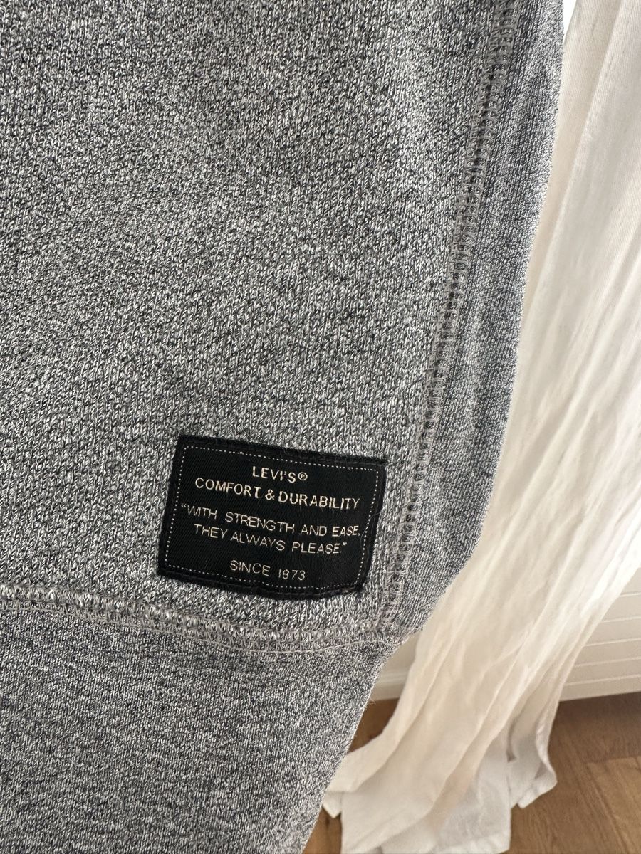 Levi's Maglioni & Felpe: Levi‘s Pullover Grösse M – Usato da Elgg venduto da KTeek 1