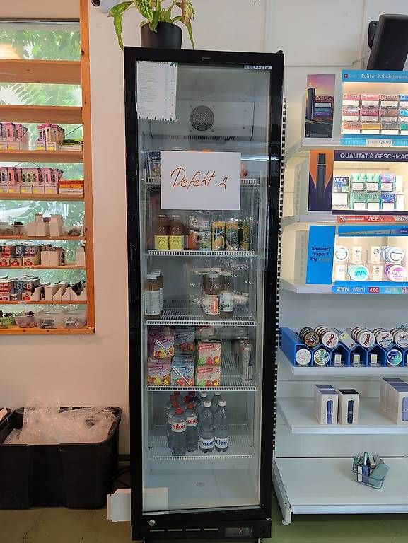 Réfrigérateurs: Kühlschrank (muss repariert werden) – D'occasion à Birsfelden par fma_h5sx