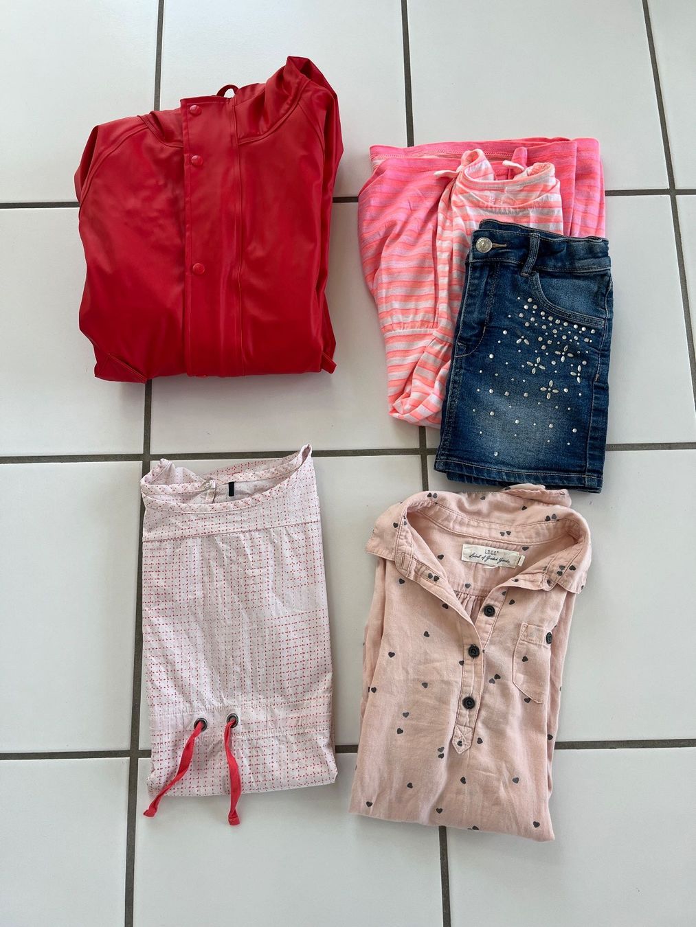 Lotti & Set di vestiti: 5-teiliges Kleiderpaket Gr. 128 – Usato da Flurlingen venduto da absh