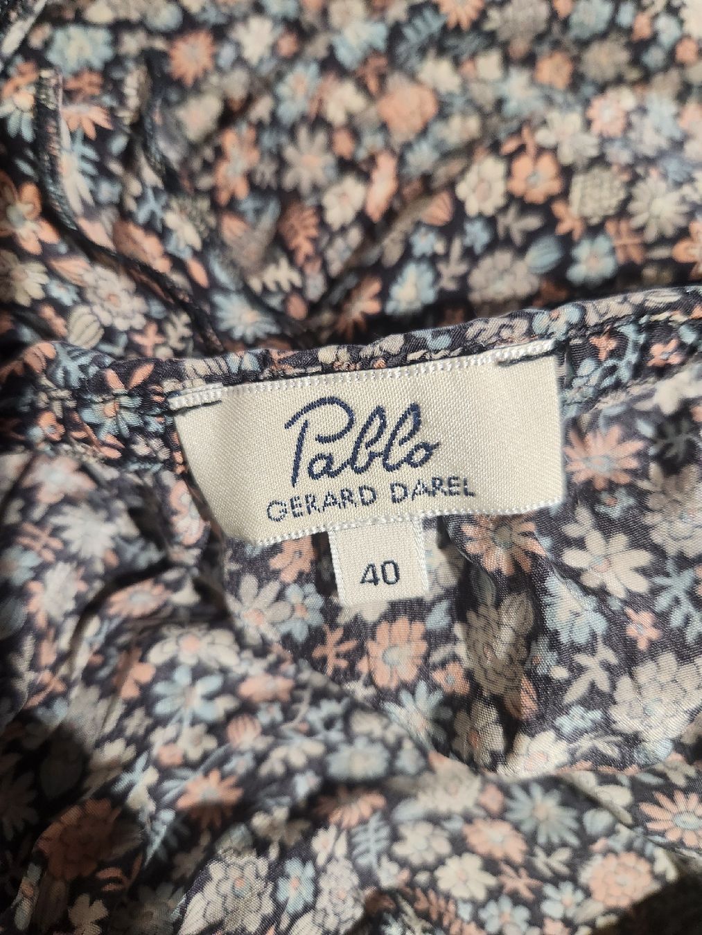 Gérard Darel Robes: Robe Pablo Gérard Darel imprimé fleuri taille 40 en soie – D'occasion à Niedergösgen par Eva2410 3