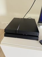 Playstation 4 500 GB mit 11 Spielen ohne Controller