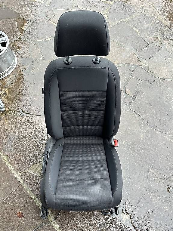 VW Tutti pezzi di ricambio auto: VW Golf 6 Autositz – Usato da Au ZH venduto da Matys74