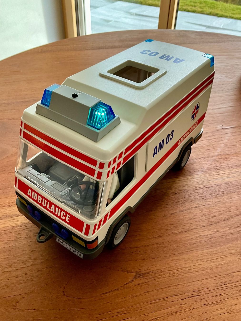 Playmobil Spielzeuge: Playmobil Rettungswagen mit Blaulicht – Gebraucht aus Davos Clavadel von panorama01 1
