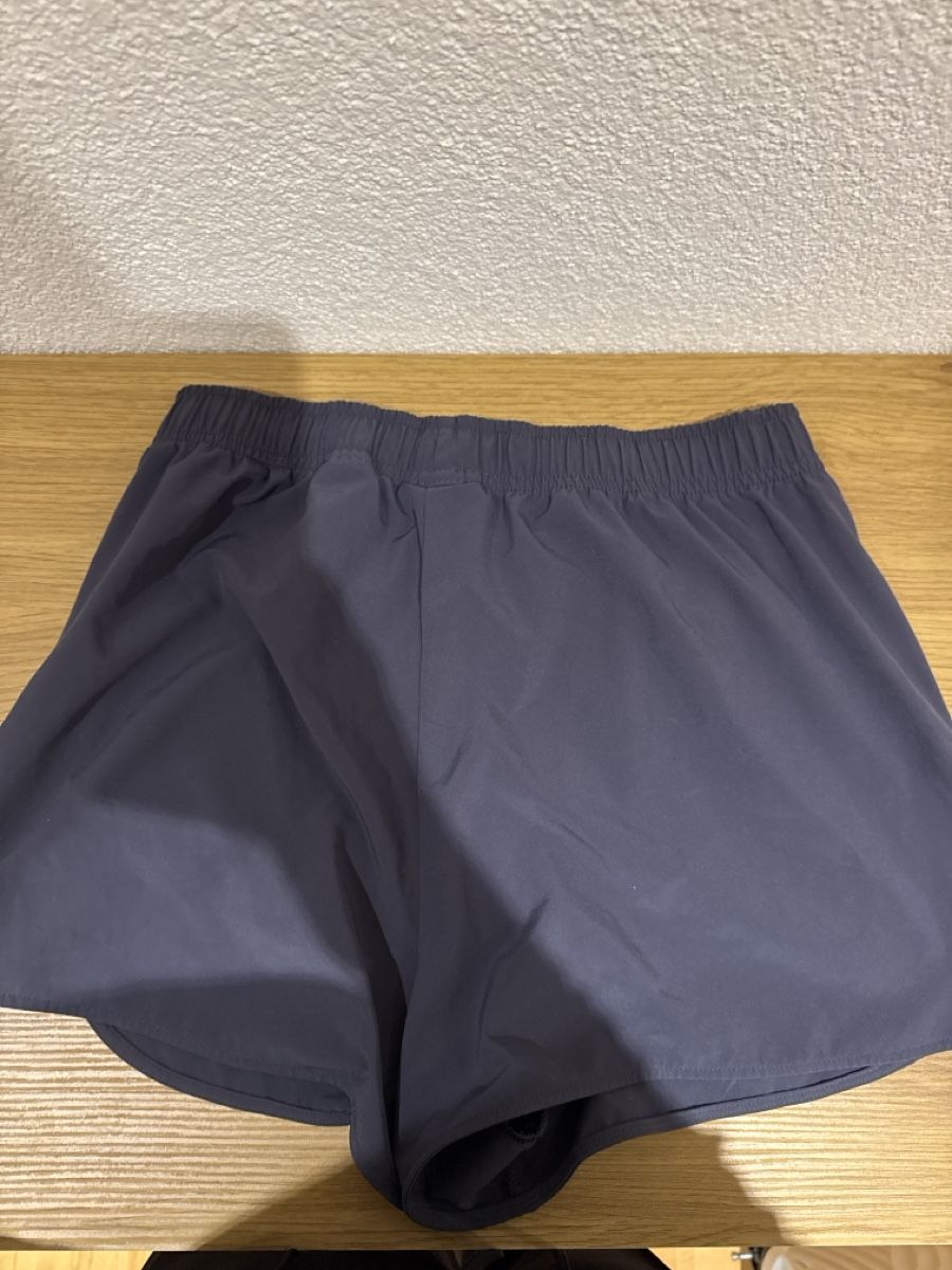 H&M Pantalons: Shorts – D'occasion à Kreuzlingen par eli_qm8d 2