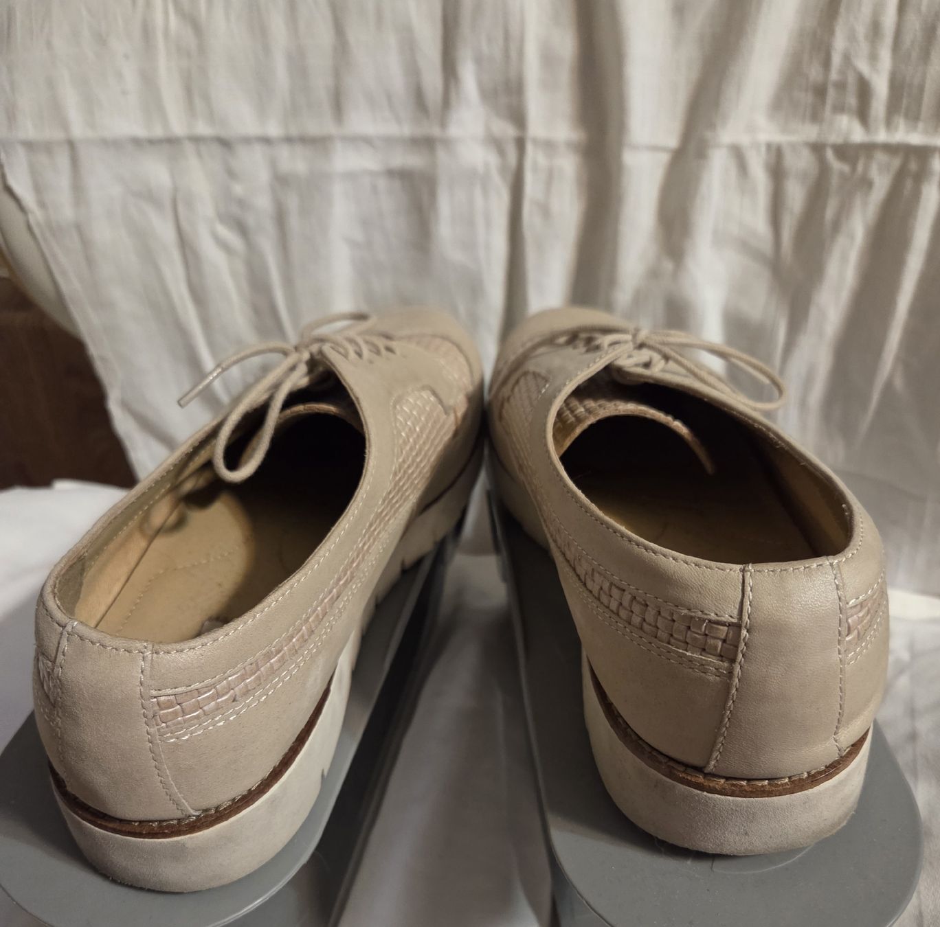 Geox Scarpe da donna: Derbies Geox beige, cuir, taille 39 – Usato da Onex venduto da dan_2nt8 3