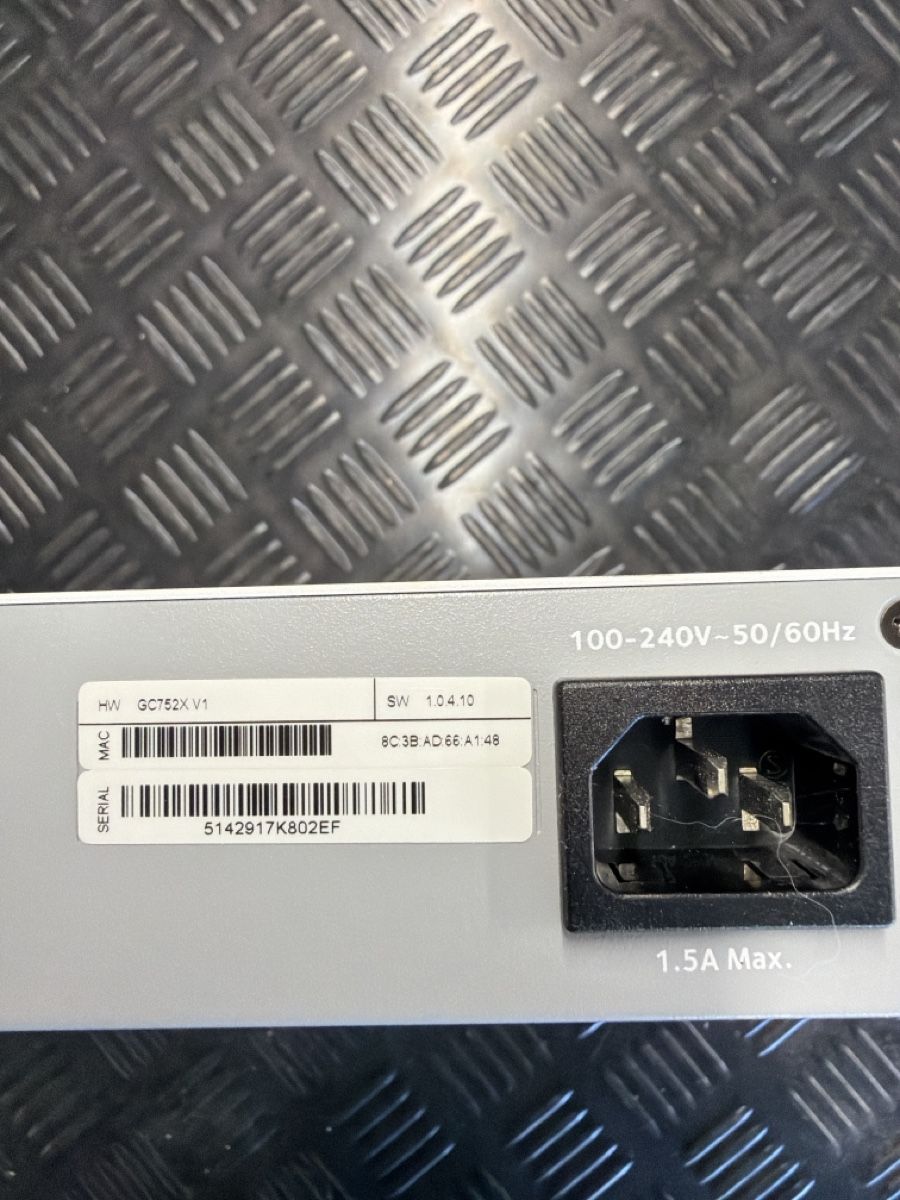 Netgear Modem & Router: NETGEAR GC752X Managed Smart Cloud Switch 48 Port – Usato da Oetwil an der Limmat venduto da Switz-3D 2