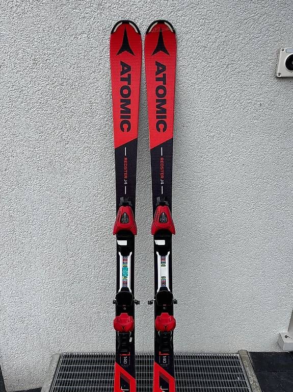 Skis: Skis Atomic 140cm  – D'occasion à Grandson par mic_kh7p
