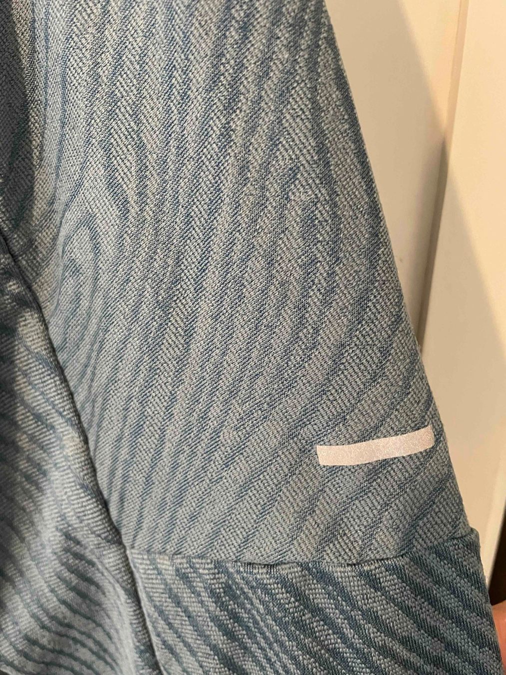 Nike Maglioni & Felpe: Pull Nike Trail, taille L, parfait état! – Usato da Sion venduto da Linkebeek 4