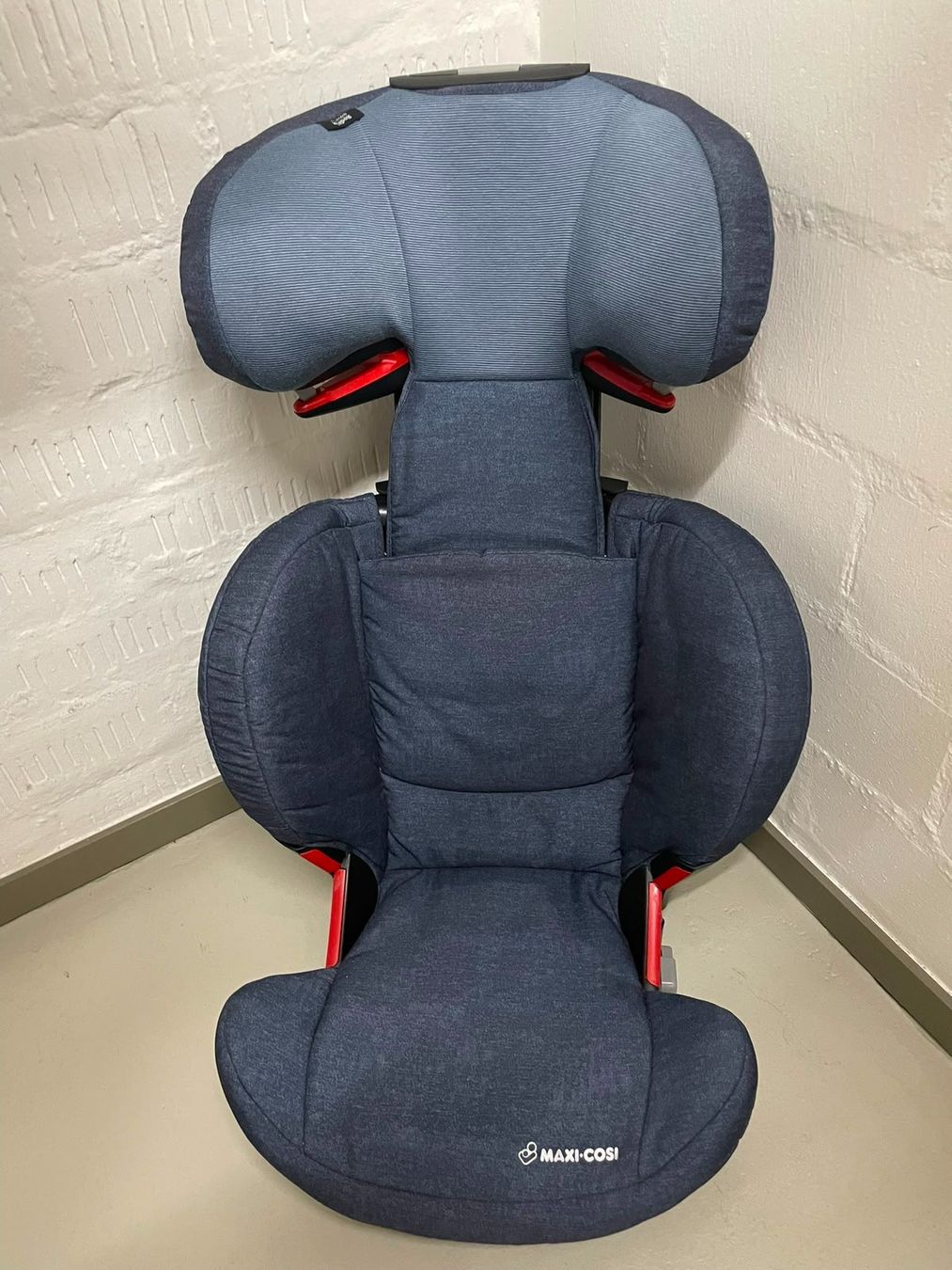 Maxi-Cosi Seggiolini per auto: Auto-Kindersitz – Usato da Bottmingen venduto da Pretlaw 2