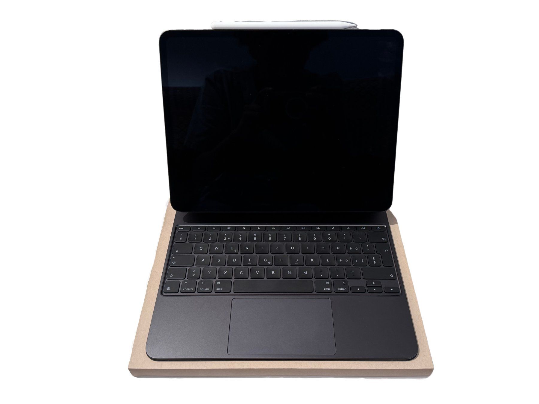 Apple Tablet PC: Fast Neu: Cellular M4 Ipad Pro 13" + Apple Pencil + Keyboard – Neu (gemäss Beschreibung) aus Zürich von lui_vs8l 1