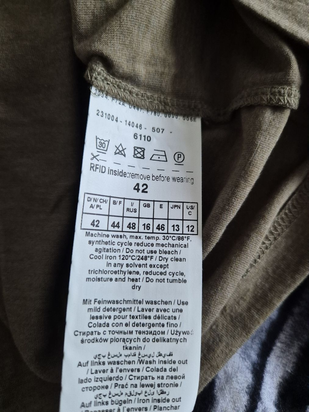 Gerry Weber T-shirt: Gerry Weber Shirt Gr. 42, khaki, mit Muster – Nuovo (secondo la descrizione) da Langenthal venduto da Polarisstern 2
